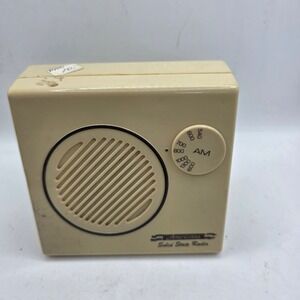 Vintage Americana Model 620 Solid State AM Radio 9V Beige Retro 1980s